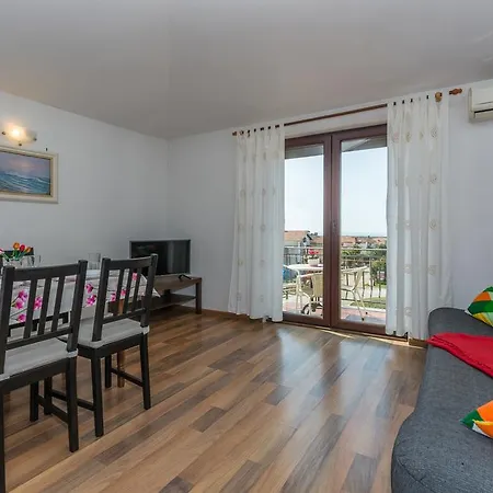 Apartment Ana *