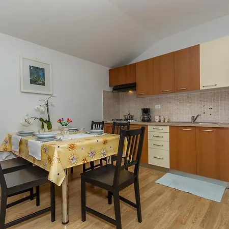 Apartment Ana