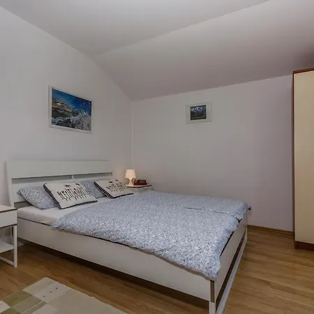 Apartment Ana