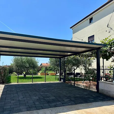 Ana * Novigrad Istria